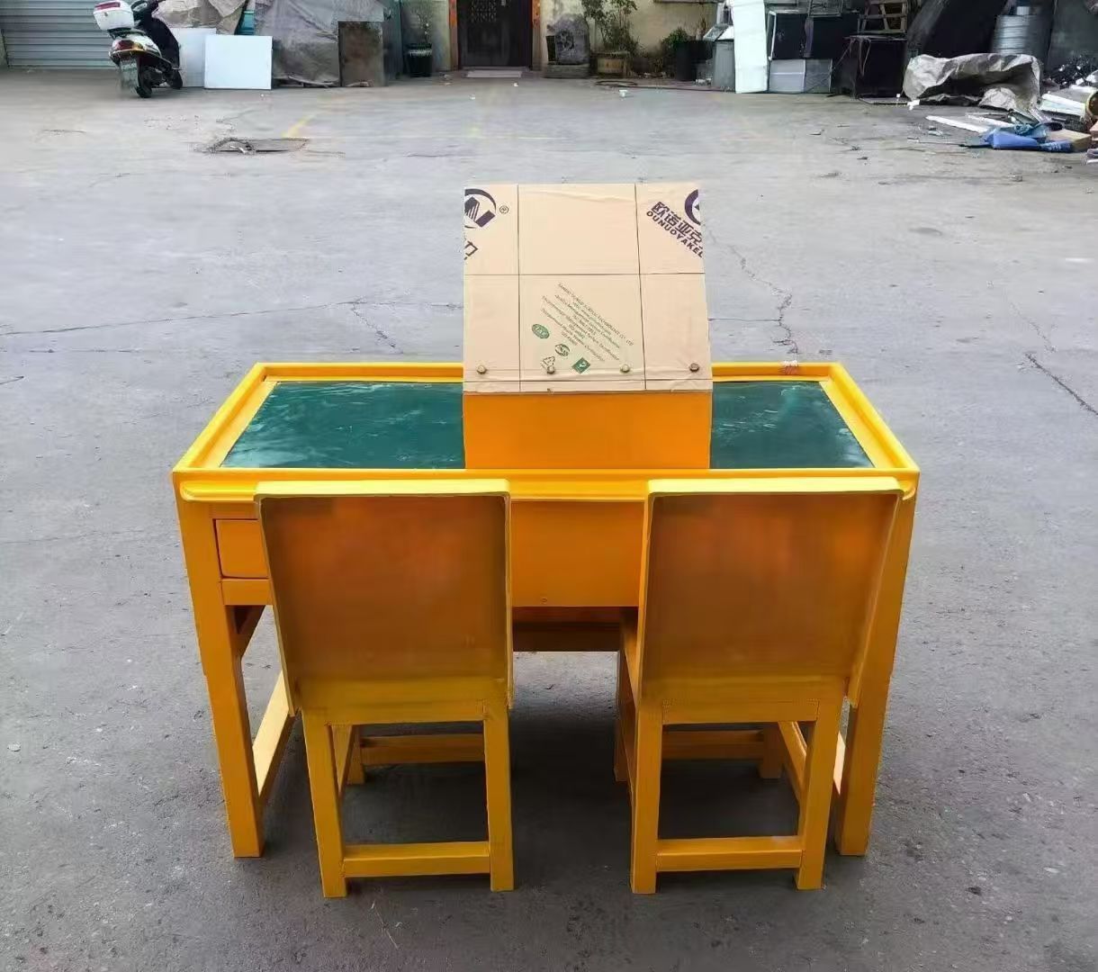 那坡防静电导通桌井下煤矿火工品发放桌：危险品流转的安全守护者